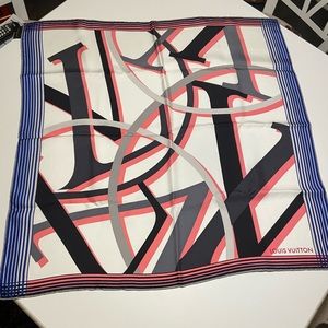 Unused Louis Vuitton Scarf